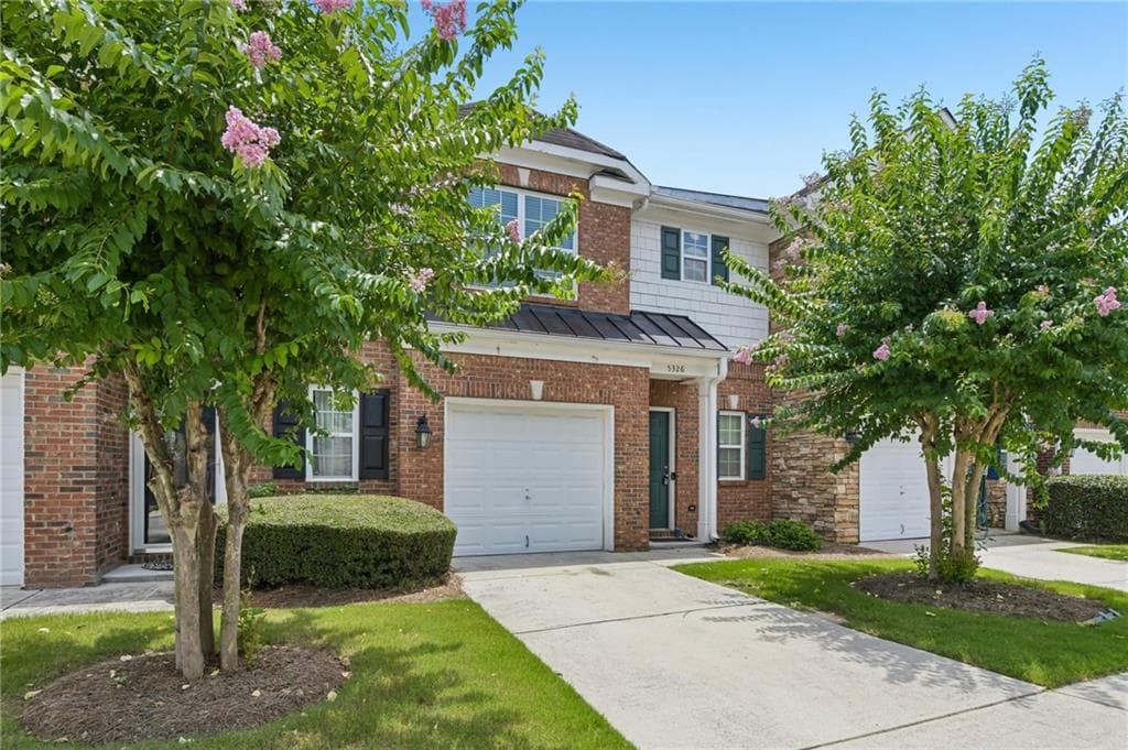 3 bedroom, 3 bathroom, 1,568 sq ft townhouse for sale at 5326 Langston Road, Norcross, GA 30071 — photo 2