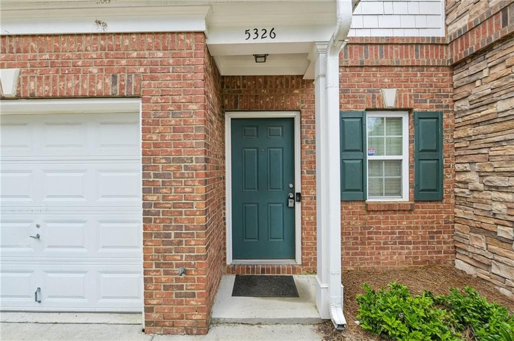 3 bedroom, 3 bathroom, 1,568 sq ft townhouse for sale at 5326 Langston Road, Norcross, GA 30071 — photo 4