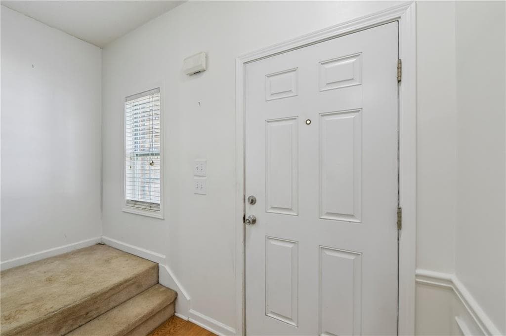 3 bedroom, 3 bathroom, 1,568 sq ft townhouse for sale at 5326 Langston Road, Norcross, GA 30071 — photo 8