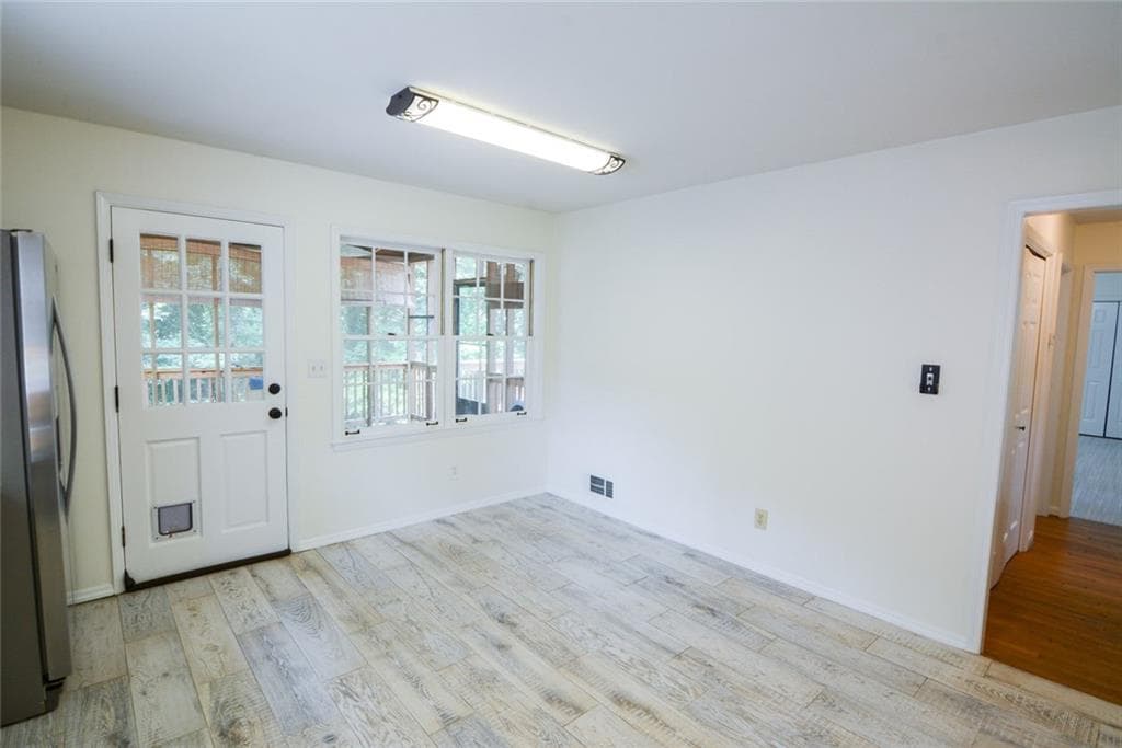 5 bedroom, 4 bathroom, 3,200 sq ft single family residence for rent at 4156 Westerleigh Court, Peachtree Corners, GA 30092 for $3,500 a month — photo 9