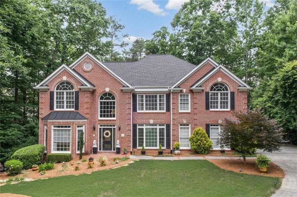 5 bedroom, 5 bathroom, 5,044 sq ft single family residence for sale at 480 Fawn Glen Drive, Roswell, GA 30075 — photo 2