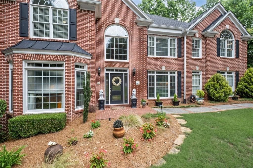 5 bedroom, 5 bathroom, 5,044 sq ft single family residence for sale at 480 Fawn Glen Drive, Roswell, GA 30075 — photo 3