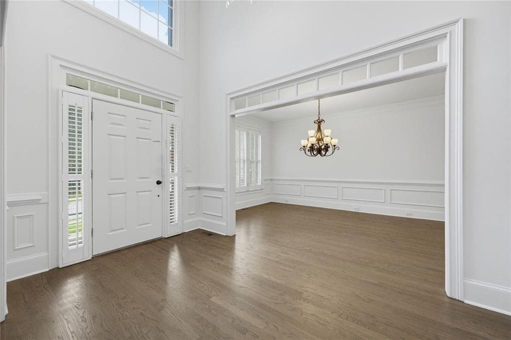 6 bedroom, 5 bathroom, 6,010 sq ft single family residence for sale at 735 Westwind Lane, Alpharetta, GA 30005 — photo 4