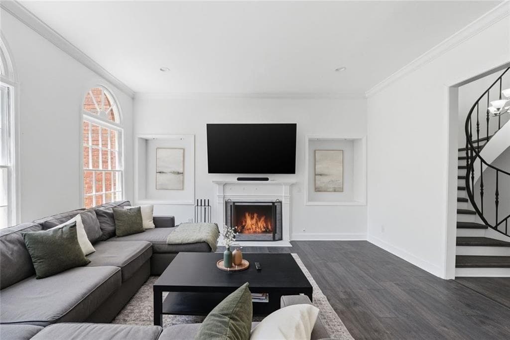 4 bedroom, 3 bathroom, 2,100 sq ft townhouse for sale at 425 Jefferson Circle, Sandy Springs, GA 30328 — photo 7
