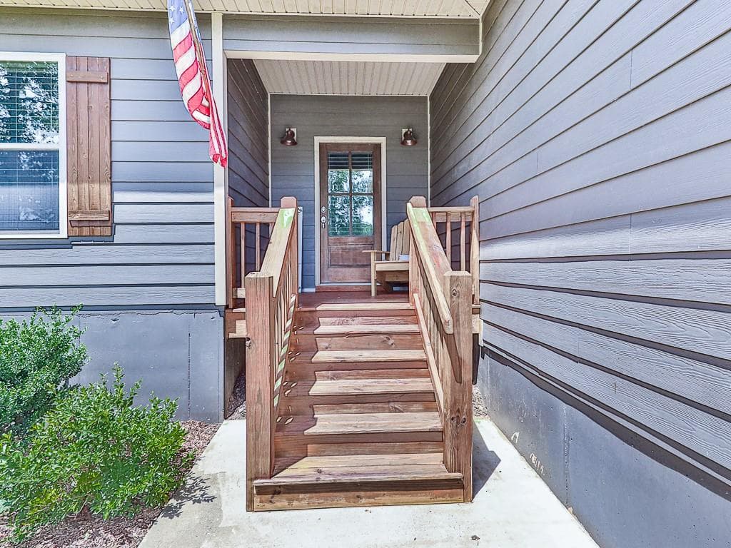 3 bedroom, 2 bathroom, 1,865 sq ft single family residence under contract at 119 Meadow Circle, Ellijay, GA 30540 — photo 5