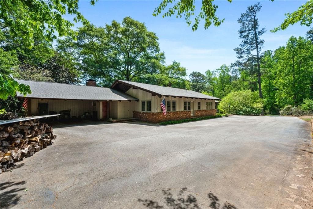 4 bedroom, 4 bathroom, 3,286 sq ft single family residence under contract at 868 Powder Springs Street, Marietta, GA 30064 — photo 4