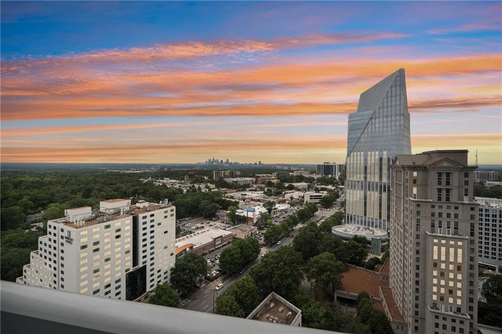 1 bedroom, 1 bathroom, 706 sq ft condominium for rent at 3324 Peachtree Road 2304, Atlanta, GA 30326 for $2,095 a month — photo 2