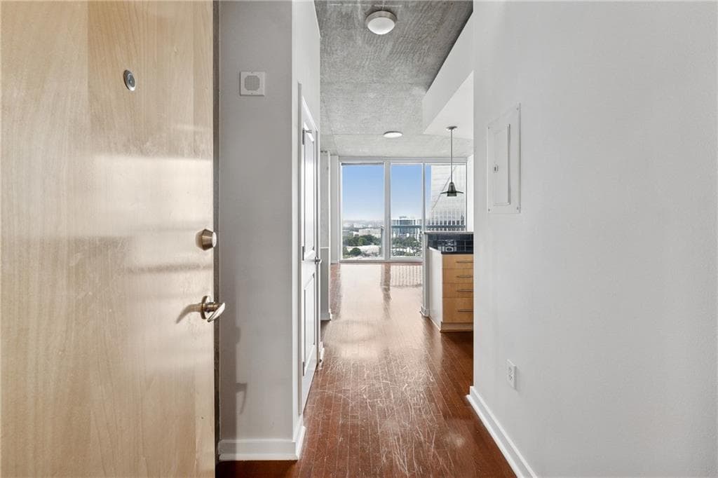 1 bedroom, 1 bathroom, 706 sq ft condominium for rent at 3324 Peachtree Road 2304, Atlanta, GA 30326 for $2,095 a month — photo 6