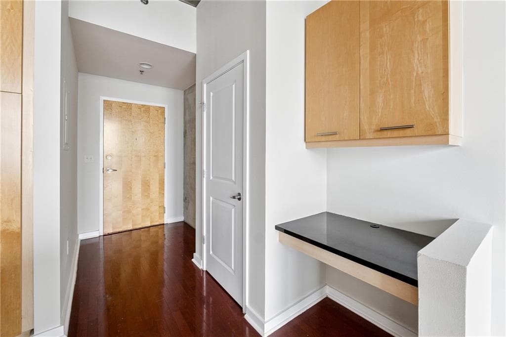 1 bedroom, 1 bathroom, 706 sq ft condominium for rent at 3324 Peachtree Road 2304, Atlanta, GA 30326 for $2,095 a month — photo 7