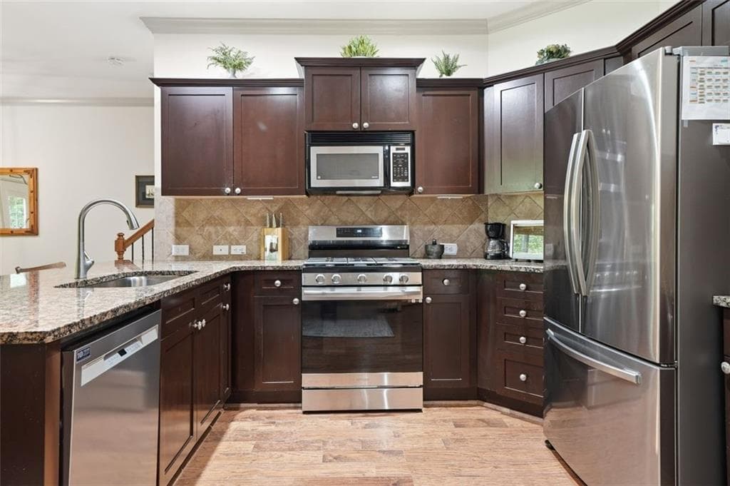 3 bedroom, 3 bathroom, 2,160 sq ft townhouse for sale at 1114 Firethorne Pass, Cumming, GA 30040 — photo 7