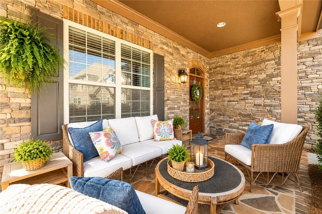3 bedroom, 3 bathroom, 3,126 sq ft single family residence under contract at 11192 Brookhaven Club Drive, Johns Creek, GA 30097 — photo 3