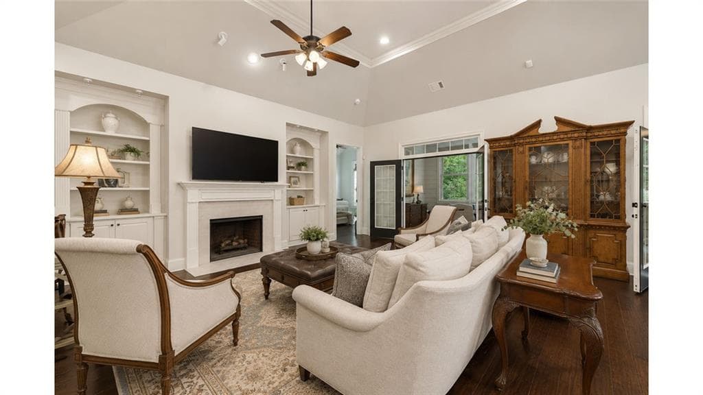3 bedroom, 3 bathroom, 3,126 sq ft single family residence under contract at 11192 Brookhaven Club Drive, Johns Creek, GA 30097 — photo 9