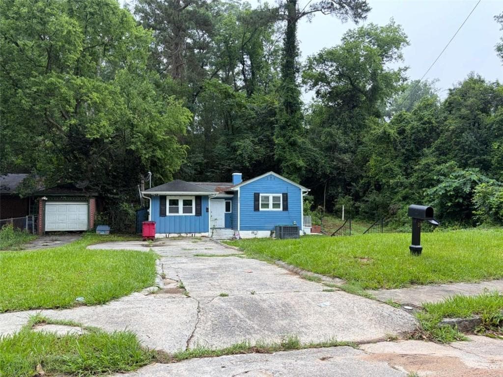 3 bedroom, 2 bathroom, 1,332 sq ft single family residence for sale at 980 Curry Place, Macon, GA 31211 — photo 2