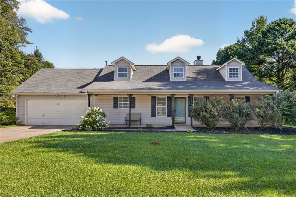 3 bedroom, 2 bathroom, 1,204 sq ft single family residence for sale at 2078 Highway 81, Mcdonough, GA 30253 — photo 1 of 30