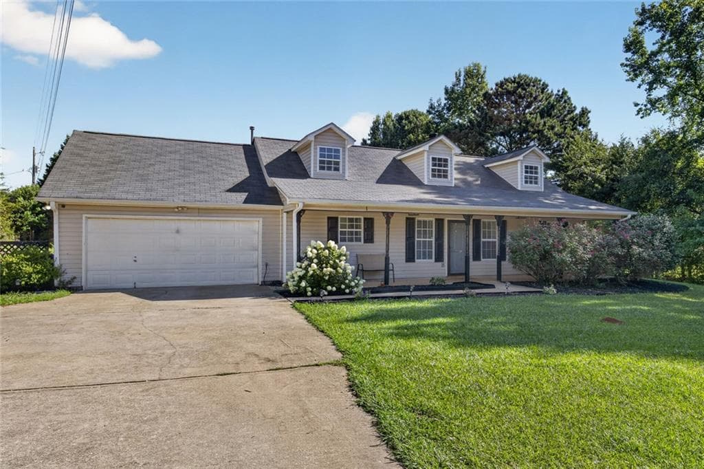 3 bedroom, 2 bathroom, 1,204 sq ft single family residence for sale at 2078 Highway 81, Mcdonough, GA 30253 — photo 2