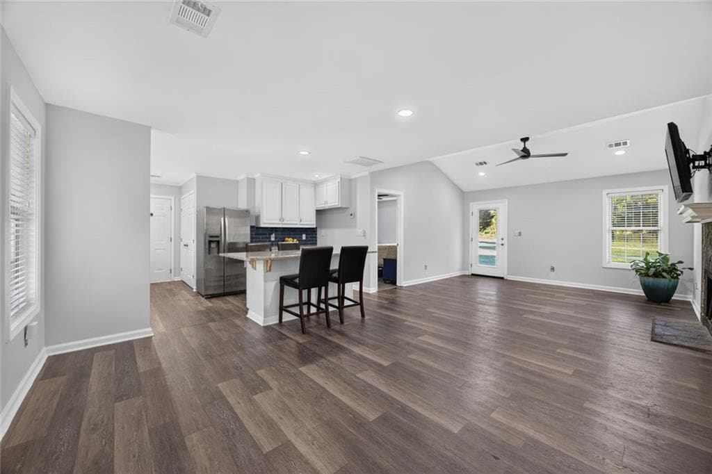 3 bedroom, 2 bathroom, 1,204 sq ft single family residence for sale at 2078 Highway 81, Mcdonough, GA 30253 — photo 6