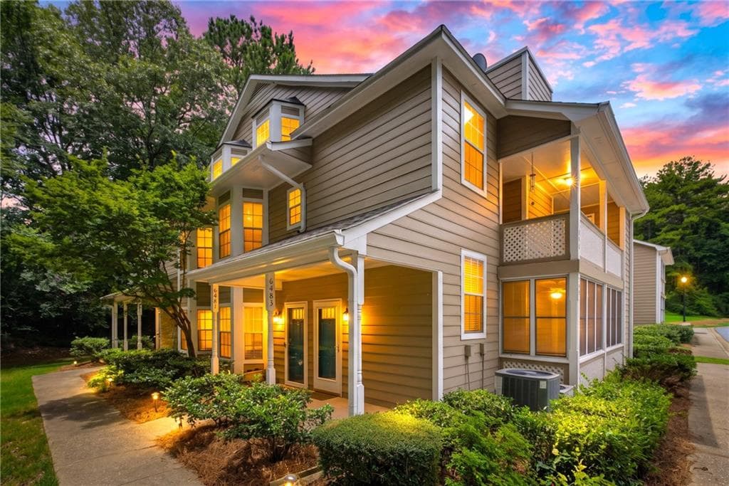 3 bedroom, 3 bathroom, 1,388 sq ft condominium for sale at 6483 Northridge Way, Morrow, GA 30260