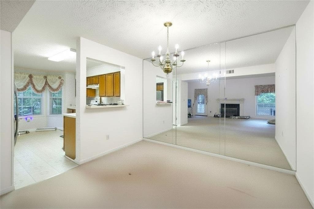 3 bedroom, 3 bathroom, 1,388 sq ft condominium for sale at 6483 Northridge Way, Morrow, GA 30260 — photo 8