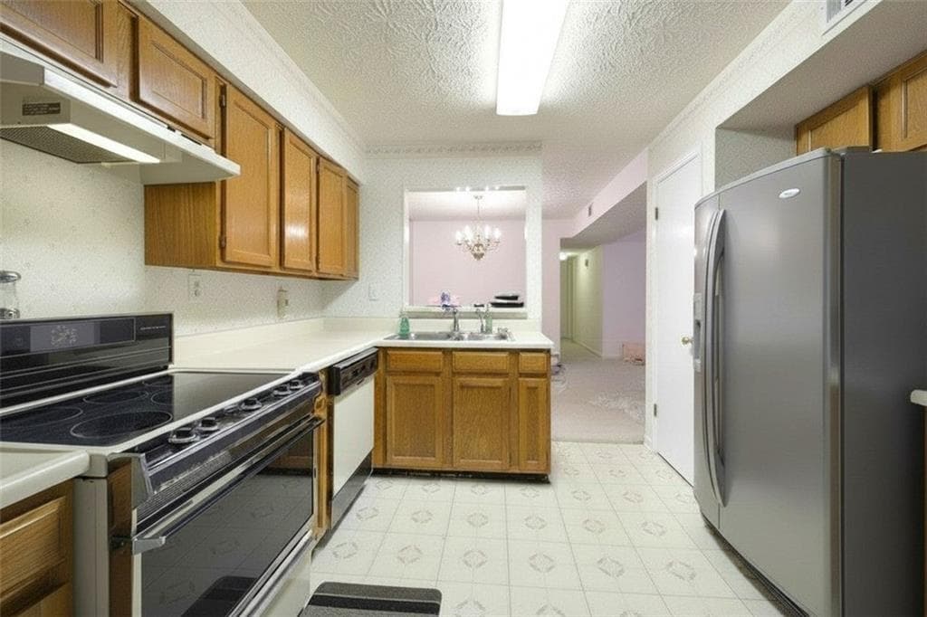 3 bedroom, 3 bathroom, 1,388 sq ft condominium for sale at 6483 Northridge Way, Morrow, GA 30260 — photo 9