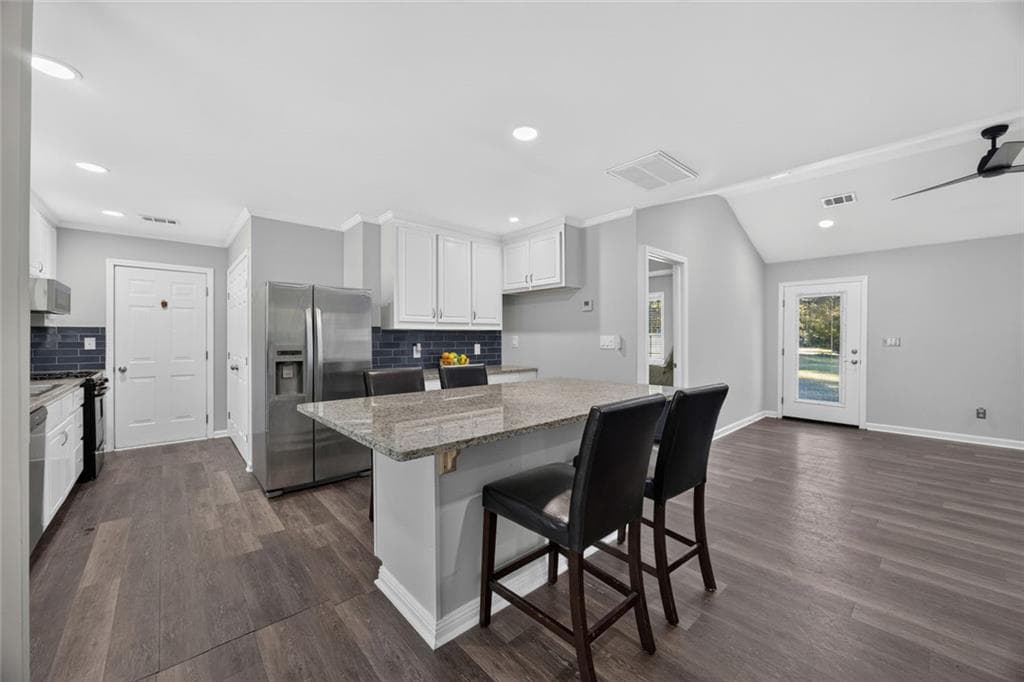 3 bedroom, 2 bathroom, 1,204 sq ft single family residence for sale at 2078 Highway 81, Mcdonough, GA 30253 — photo 9