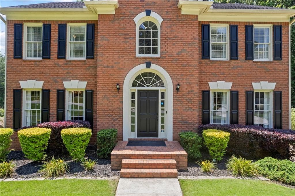 5 bedroom, 3 bathroom, 3,436 sq ft single family residence for sale at 2500 Ashbourne Drive, Lawrenceville, GA 30043 — photo 4