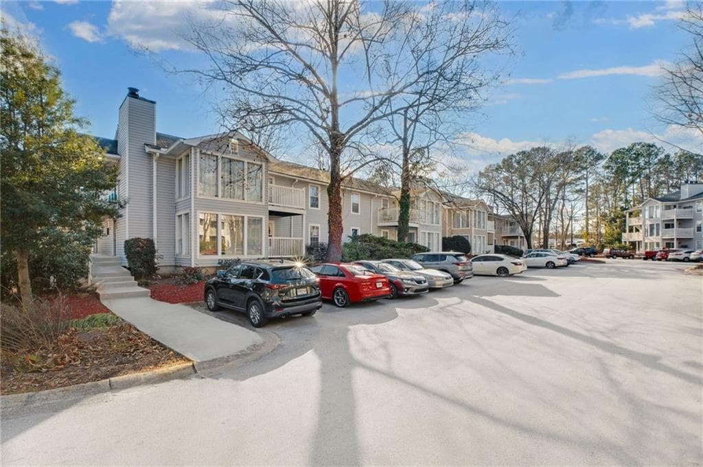 2 bedroom, 1 bathroom, 1,197 sq ft condominium for sale at 1403 Augusta Drive, Marietta, GA 30067 — photo 3