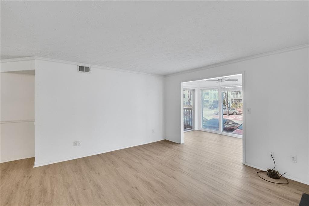 2 bedroom, 1 bathroom, 1,197 sq ft condominium for sale at 1403 Augusta Drive, Marietta, GA 30067 — photo 8