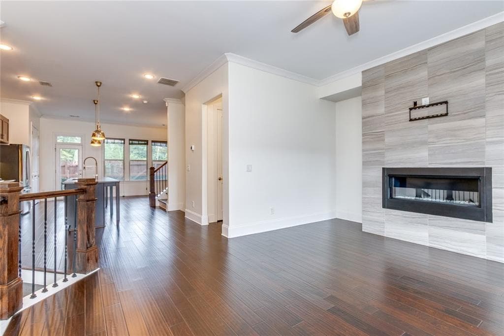 3 bedroom, 4 bathroom, 2,044 sq ft townhouse under contract at 1953 Townsend Court, Atlanta, GA 30329 — photo 8