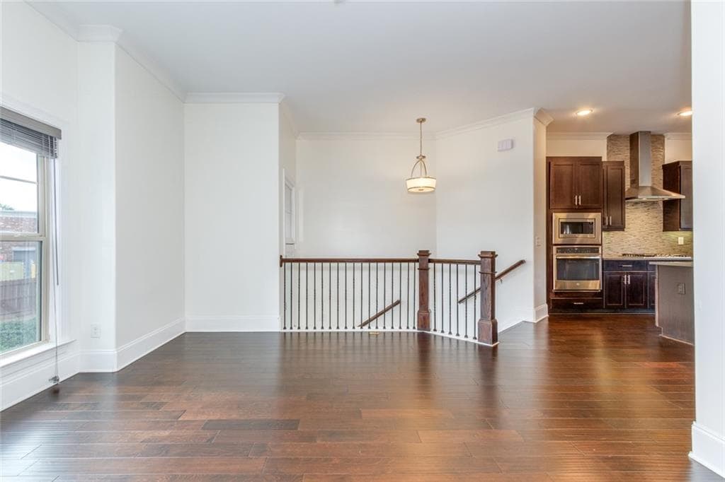 3 bedroom, 4 bathroom, 2,044 sq ft townhouse under contract at 1953 Townsend Court, Atlanta, GA 30329 — photo 9