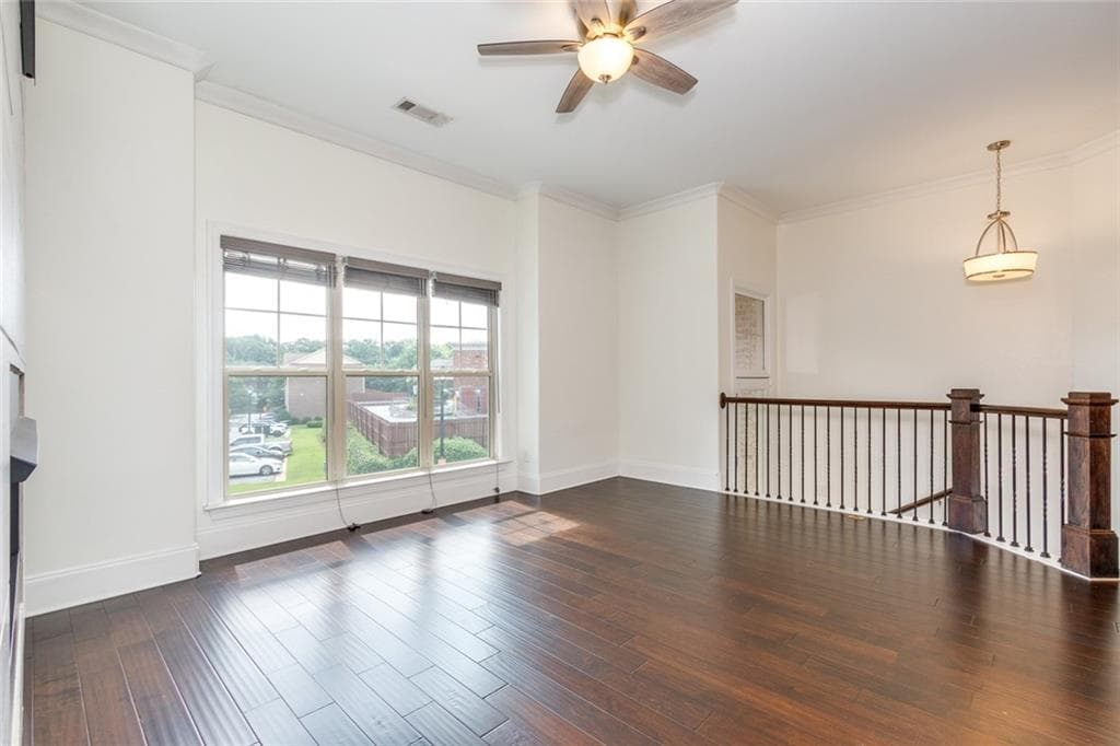 3 bedroom, 4 bathroom, 2,044 sq ft townhouse under contract at 1953 Townsend Court, Atlanta, GA 30329 — photo 10