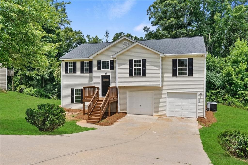 3 bedroom, 3 bathroom single family residence for sale at 1700 Bismarck Circle, Winder, GA 30680 — photo 1 of 30