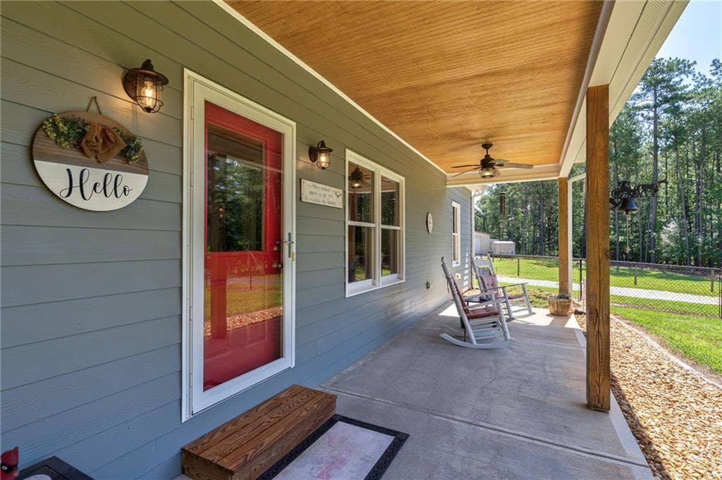 3 bedroom, 2 bathroom, 2,048 sq ft single family residence for sale at 610 Spring View Drive, Covington, GA 30014 — photo 8