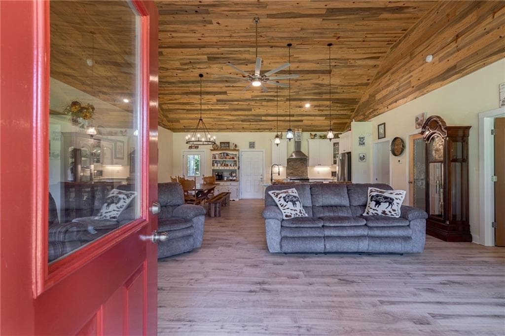 3 bedroom, 2 bathroom, 2,048 sq ft single family residence for sale at 610 Spring View Drive, Covington, GA 30014 — photo 10