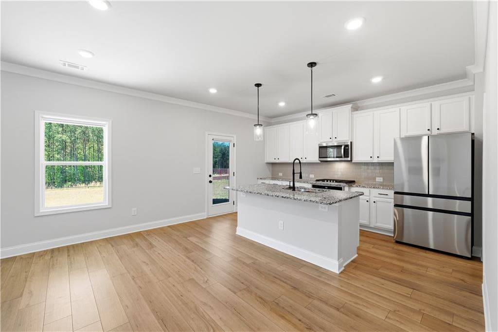 4 bedroom, 3 bathroom, 2,446 sq ft single family residence for rent at 176 Brant Circle, Jefferson, GA 30549 for $2,800 a month — photo 7