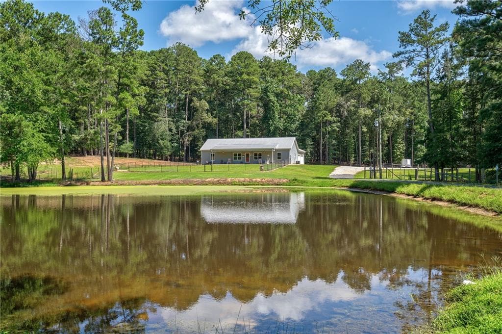 3 bedroom, 2 bathroom, 2,048 sq ft single family residence for sale at 610 Spring View Drive, Covington, GA 30014 — photo 4