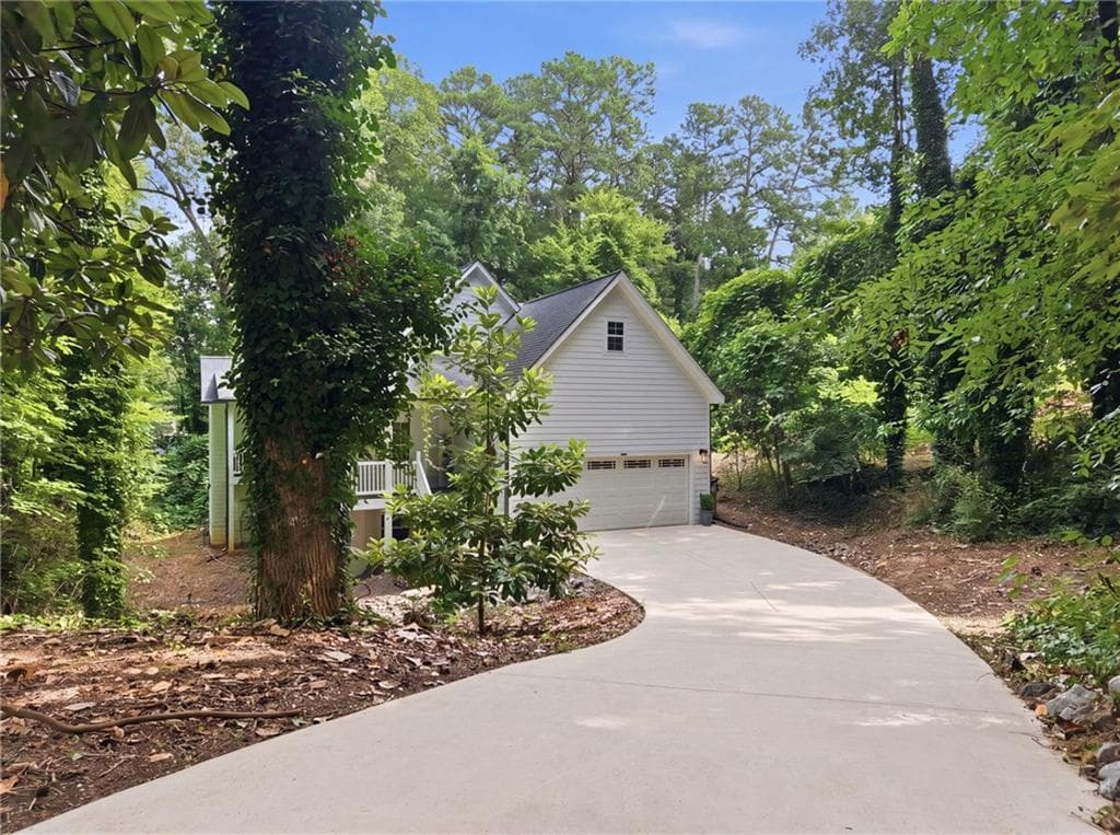 8 bedroom, 4 bathroom, 4,418 sq ft single family residence for sale at 592 Hidden Hills Court, Marietta, GA 30066 — photo 2