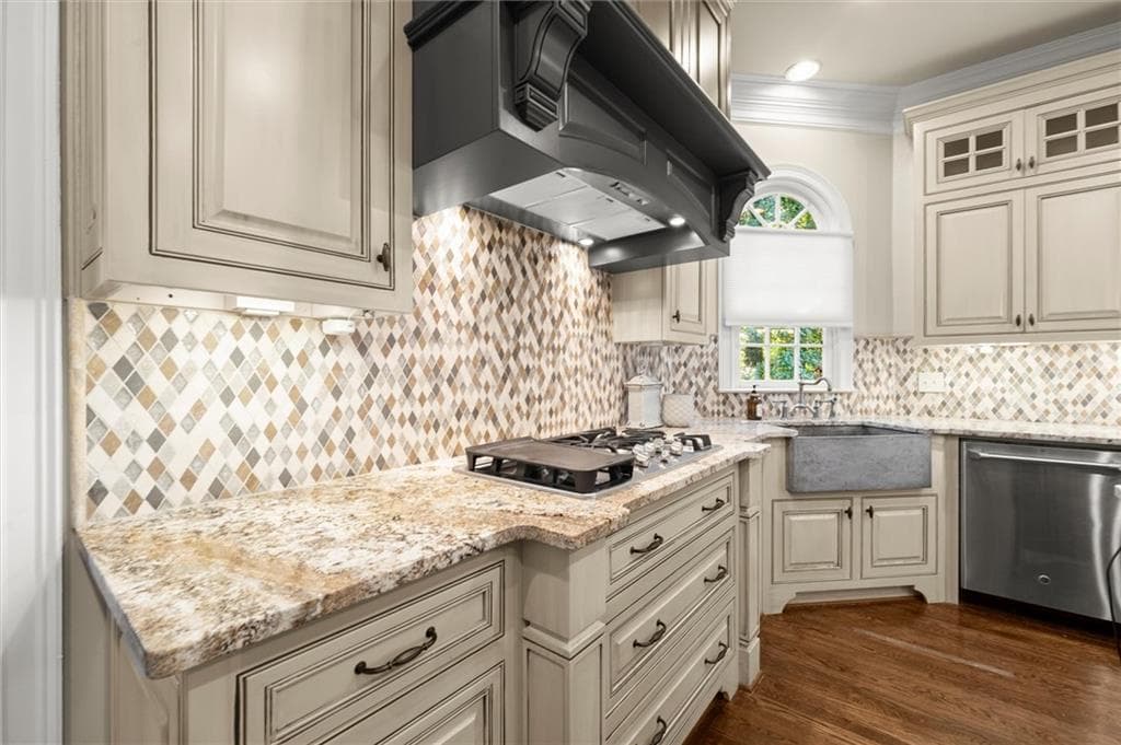 5 bedroom, 5 bathroom, 5,235 sq ft single family residence for sale at 8925 Pinehurst Cove, Duluth, GA 30097 — photo 7