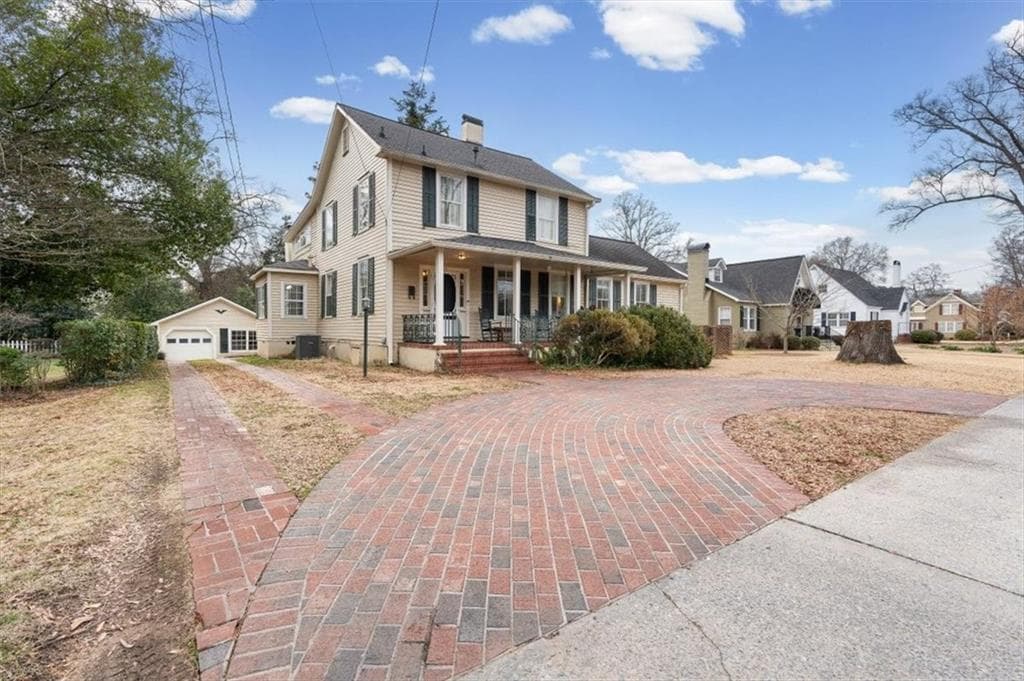 5 bedroom, 3 bathroom, 2,946 sq ft single family residence for sale at 311 N College Street, Cedartown, GA 30125 — photo 3