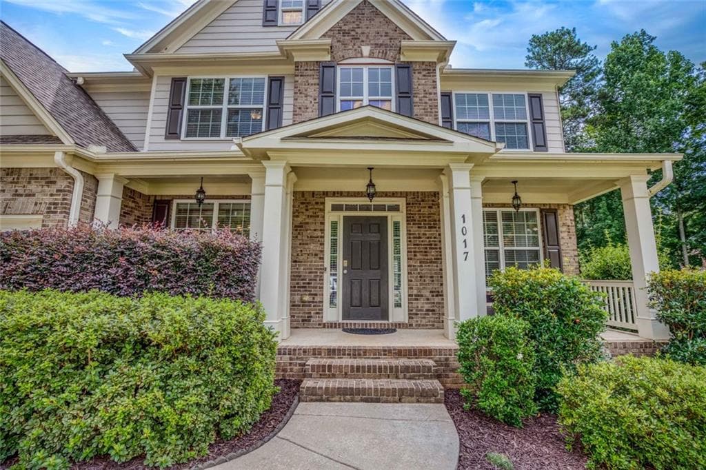 4 bedroom, 4 bathroom, 4,097 sq ft single family residence for sale at 1017 Panoramic Pointe, Buford, GA 30518 — photo 4