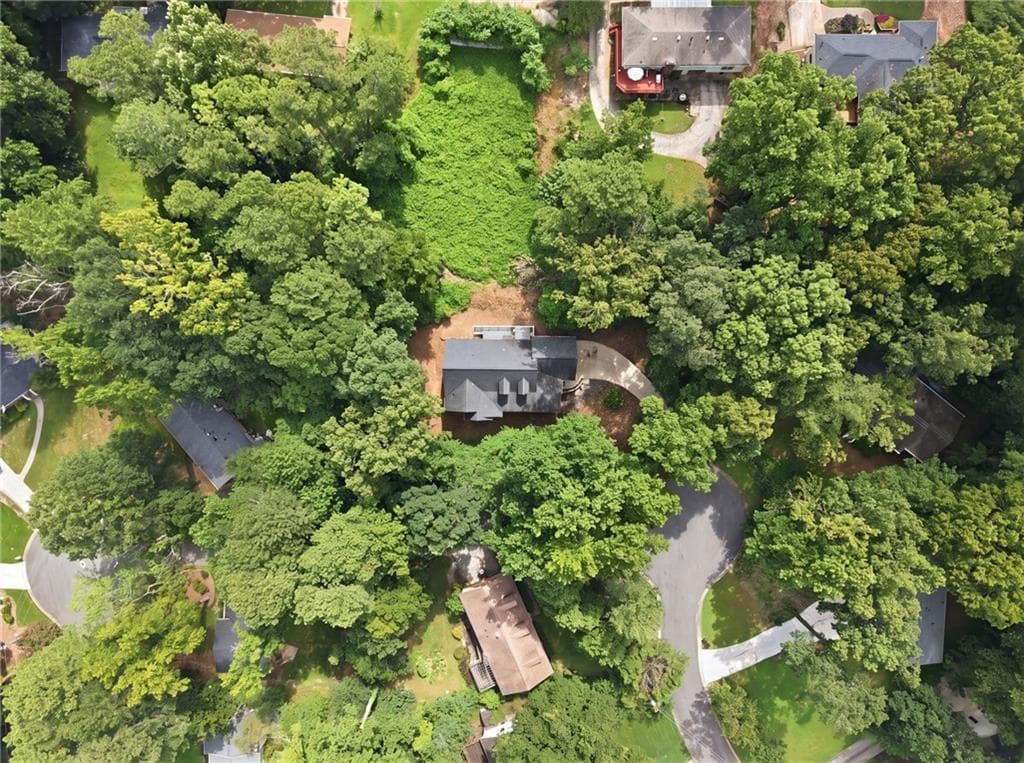8 bedroom, 4 bathroom, 4,418 sq ft single family residence for sale at 592 Hidden Hills Court, Marietta, GA 30066 — photo 7