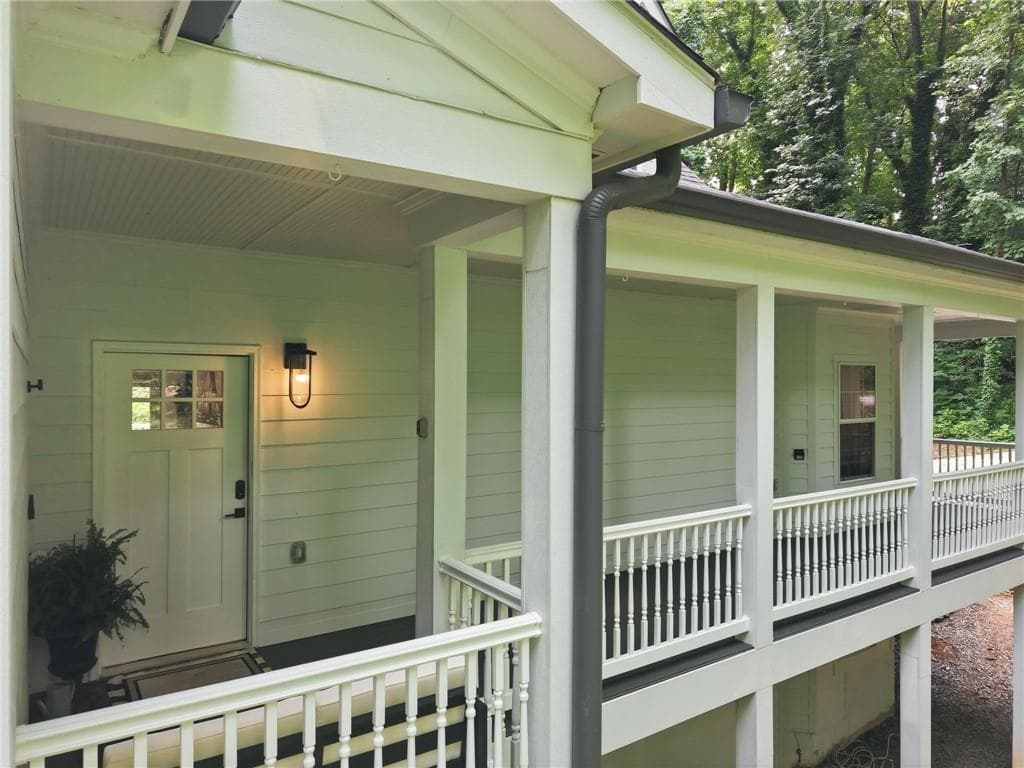 8 bedroom, 4 bathroom, 4,418 sq ft single family residence for sale at 592 Hidden Hills Court, Marietta, GA 30066 — photo 8