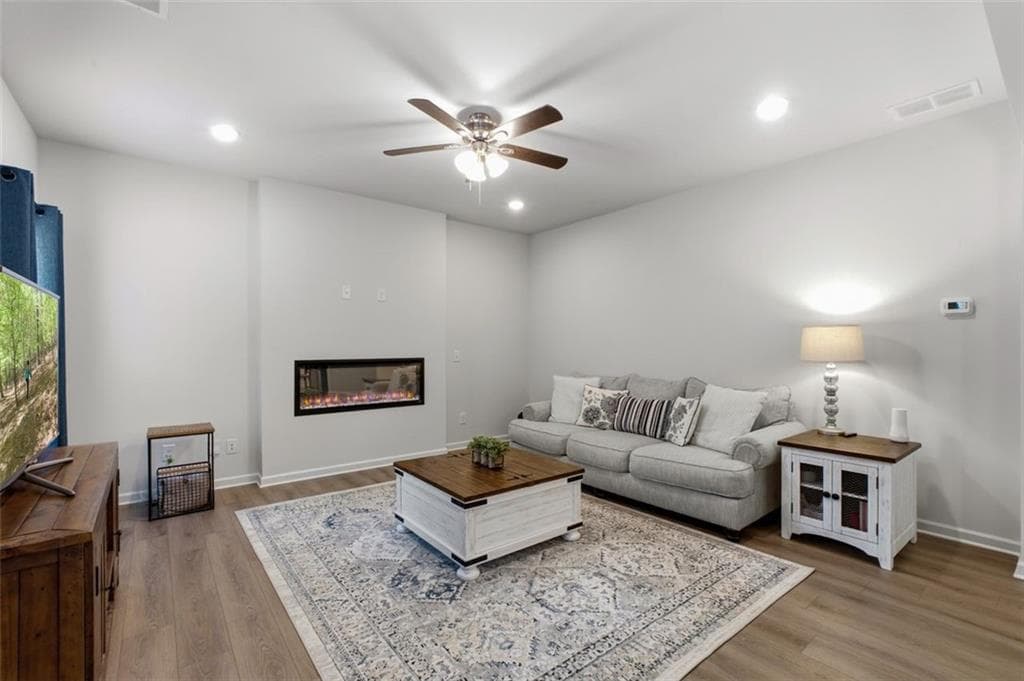 4 bedroom, 3 bathroom, 2,053 sq ft single family residence for sale at 383 Morgan Road, Carrollton, GA 30116 — photo 5