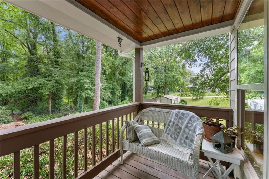 2 bedroom, 3 bathroom, 1,440 sq ft single family residence under contract at 336 Wood Street, Cornelia, GA 30531 — photo 4