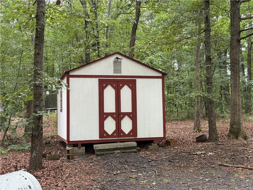 3 bedroom, 2 bathroom, 1,782 sq ft single family residence for sale at 4131 Tribble Road, Cumming, GA 30028 — photo 2