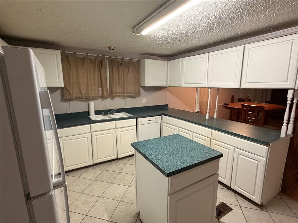 3 bedroom, 2 bathroom, 1,782 sq ft single family residence for sale at 4131 Tribble Road, Cumming, GA 30028 — photo 7
