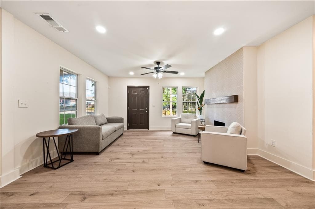 3 bedroom, 3 bathroom, 1,888 sq ft single family residence for sale at 2949 Pearl Street, East Point, GA 30344 — photo 4