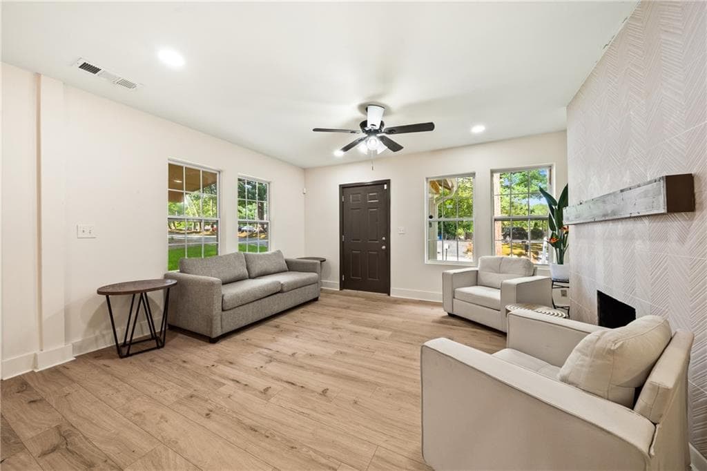 3 bedroom, 3 bathroom, 1,888 sq ft single family residence for sale at 2949 Pearl Street, East Point, GA 30344 — photo 5