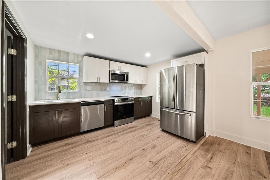 3 bedroom, 3 bathroom, 1,888 sq ft single family residence for sale at 2949 Pearl Street, East Point, GA 30344 — photo 6