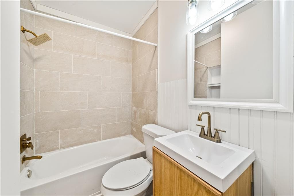3 bedroom, 3 bathroom, 1,888 sq ft single family residence for sale at 2949 Pearl Street, East Point, GA 30344 — photo 10