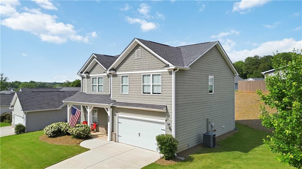 4 bedroom, 3 bathroom, 2,396 sq ft single family residence for sale at 234 Stonecreek Bend, Monroe, GA 30655 — photo 2